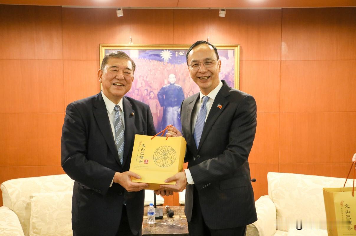 高市早苗大胜，第一时间发贺信的台湾政客有谁国民党和民进党都已经发布新闻稿国