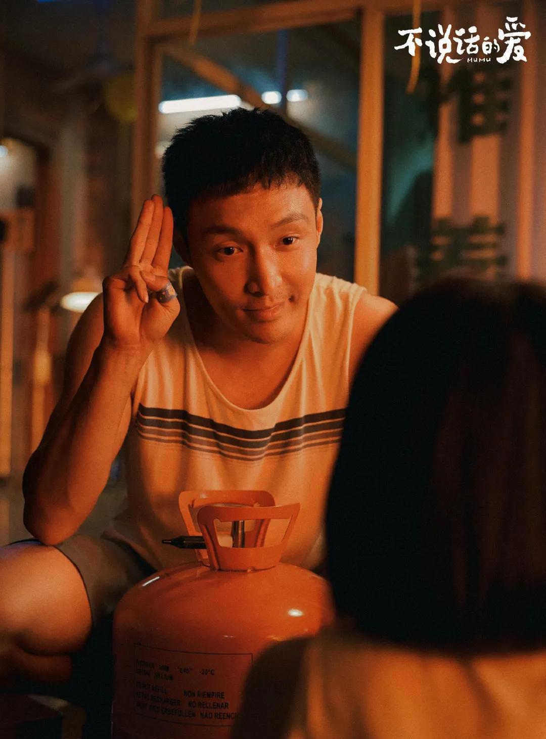 从奔驰到茅台，这跨度属实惊人。若“茅台张艺兴”代言传闻为真，那无疑是一记重磅炸