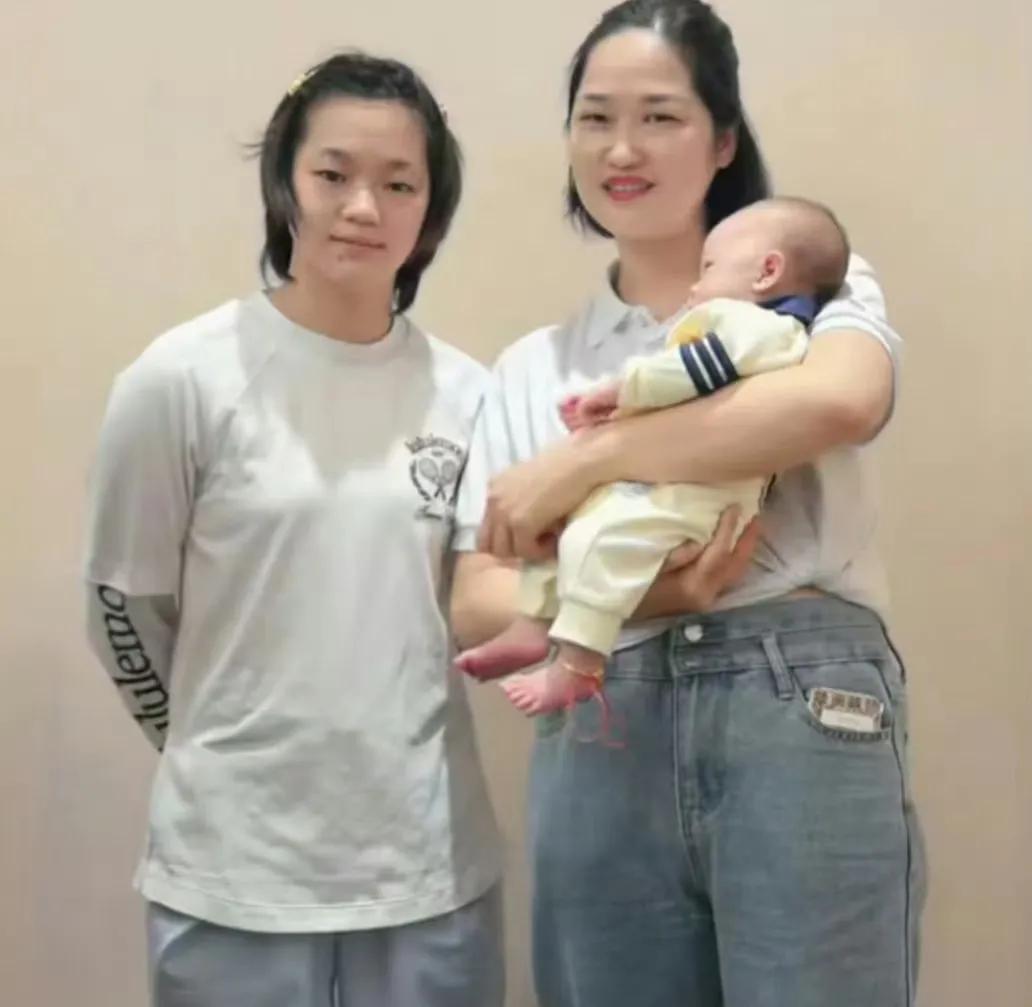 全红婵的近照，我感觉被人恶意ps了……​​​大家都知道，技巧类项目需要控制
