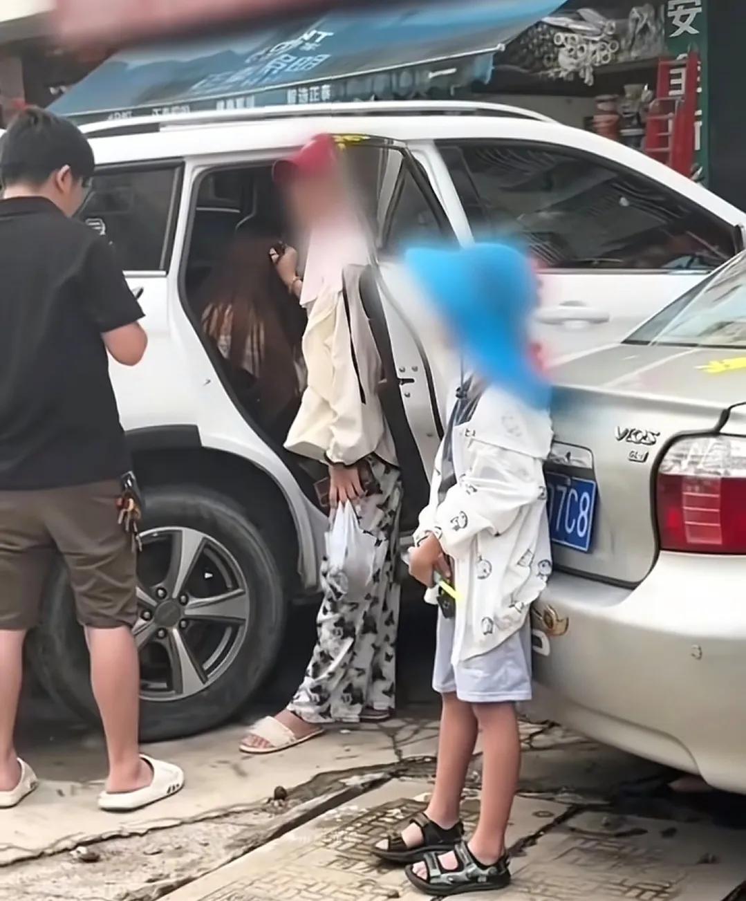 南宁原配抓小三后续，原配出来回应了。事件闹得沸沸扬扬后，男主所属的门窗品牌老