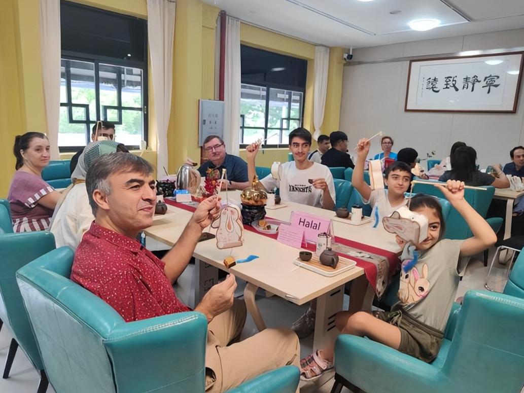 /最近美国政坛出了件挺反差的事，以对华强硬出名的国会行政中国委员会，在年度报告里