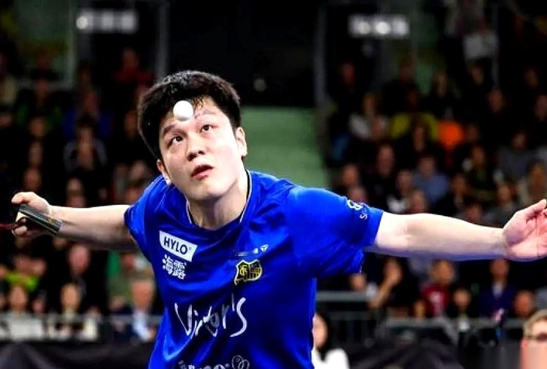 你以为那个被规则踢出排名的樊振东，就这么认了？他一句话没说，转头自己攒了个新摊