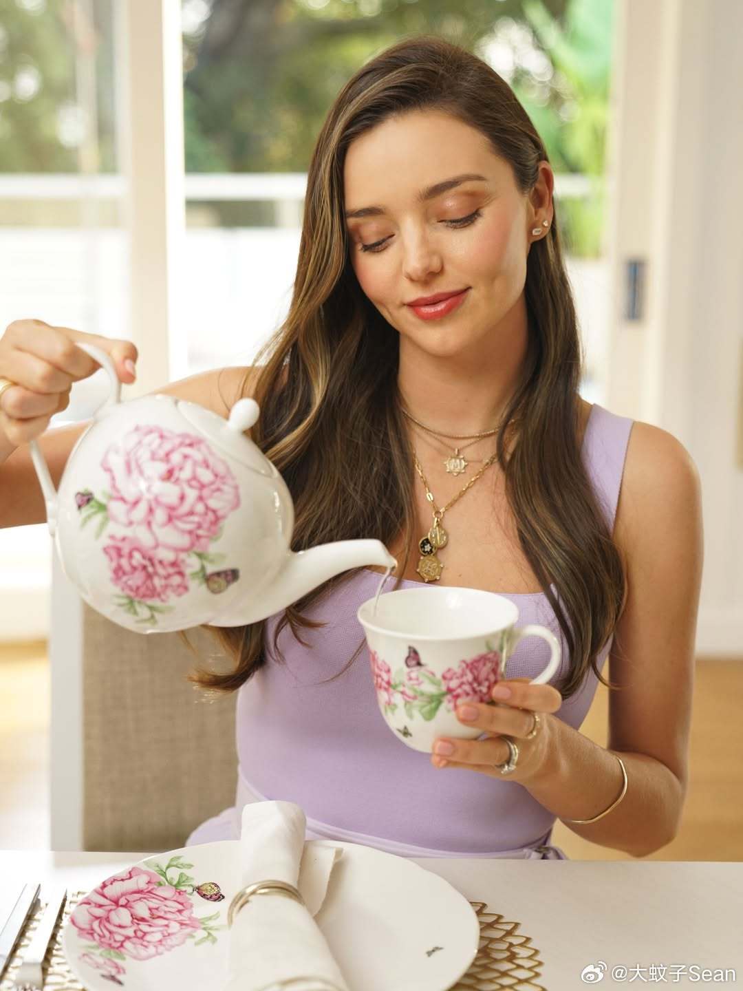 mirandakerr米兰达可儿与合作的英国骨瓷品牌RoyalAlbert皇