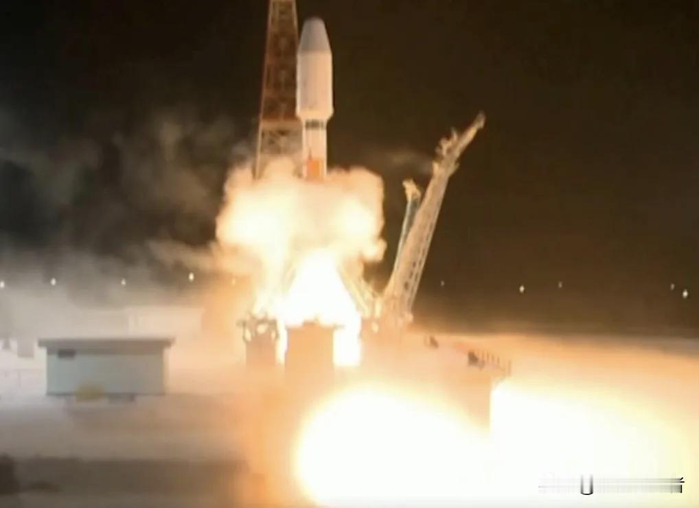 一箭52星！俄罗斯火箭又搞大事！一次塞52颗卫星上天，商业航天要卷起来了？今