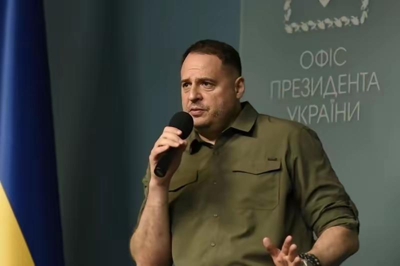 泽连斯基亲信叛逃！据媒体报道，泽连斯基亲信，包括办公室主任叶尔马克以及