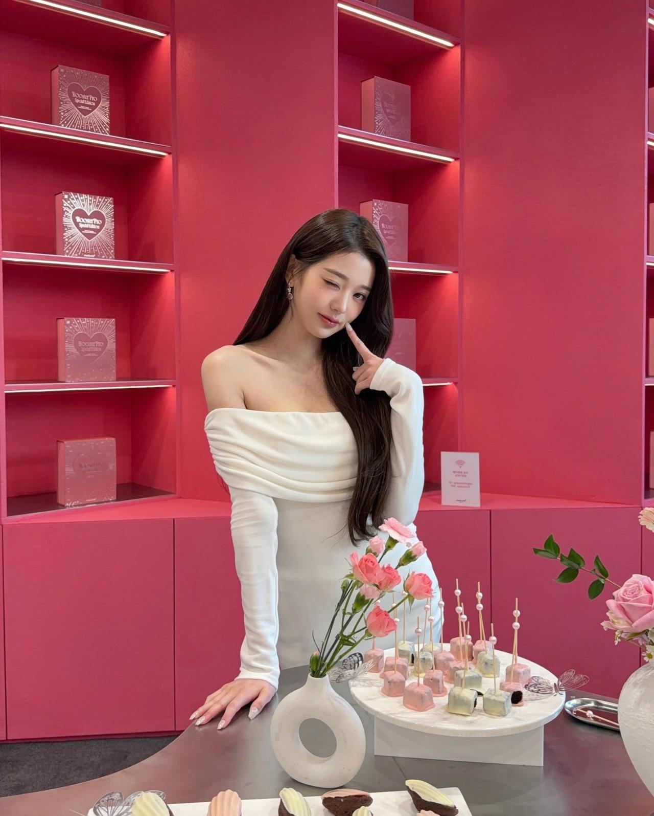 x最新物料～美美哒！张元英的每一次亮相都让人眼前一亮，这组物料简直美翻了！大家