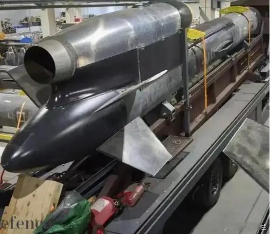俄罗斯爆发三声巨响，3000公里射程重型巡航导弹突袭俄罗斯本土。俄军第一次成功拦