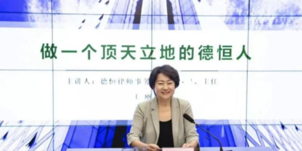 2000年，三峡工地发生了重大事故，因美国塔带机坍塌导致34人伤亡。这起事故