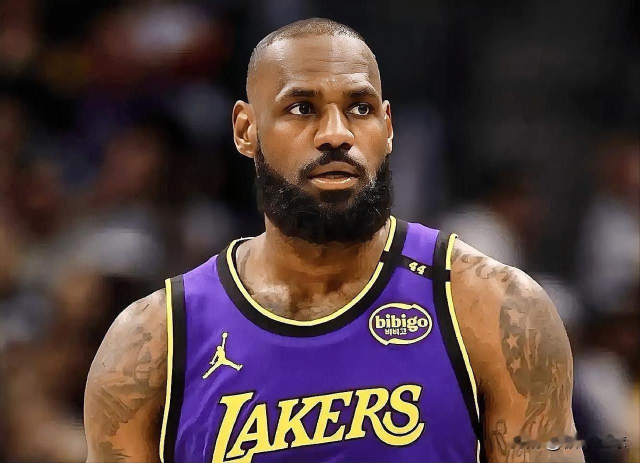 詹姆斯终于妥协了！直言可以打任何位置。勒布朗在今日接受了采访，在被问到他是否