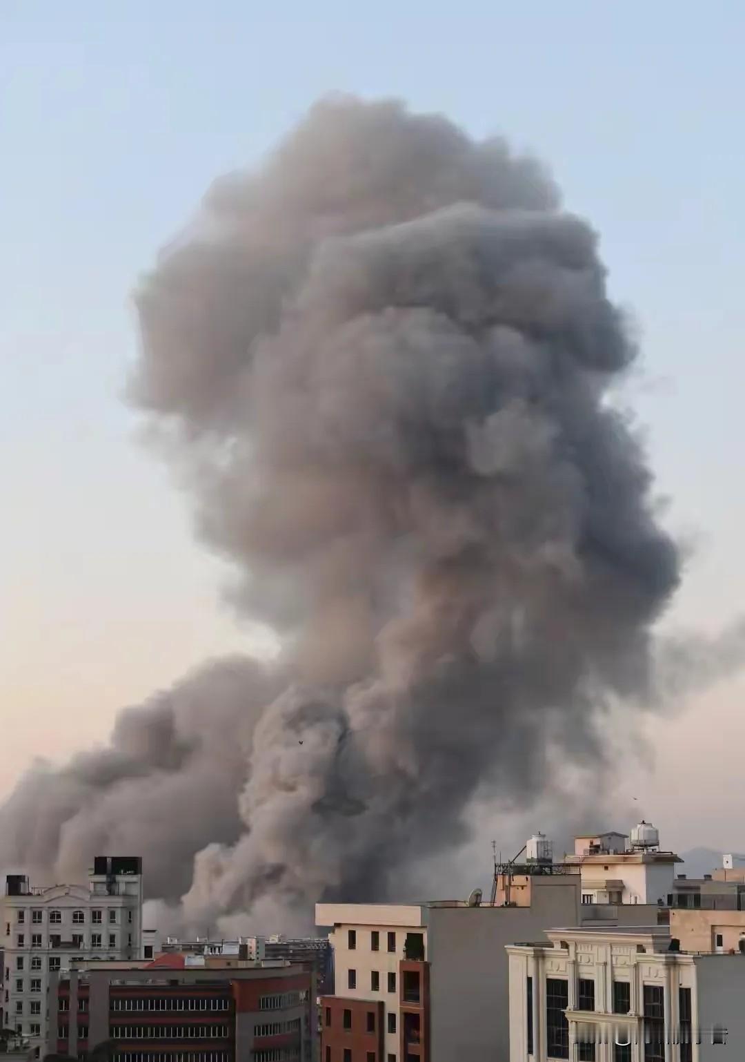 伊朗再下去真让人担心伊朗伊斯兰革命卫队空军指挥官萨达尔·伊斯梅尔·德甘及其家