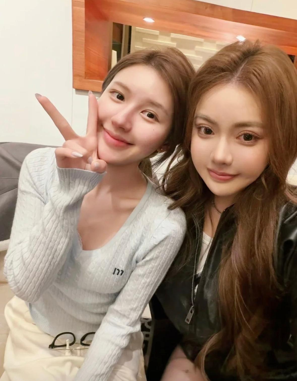 赵露思最新合照状态，看着怎么样？