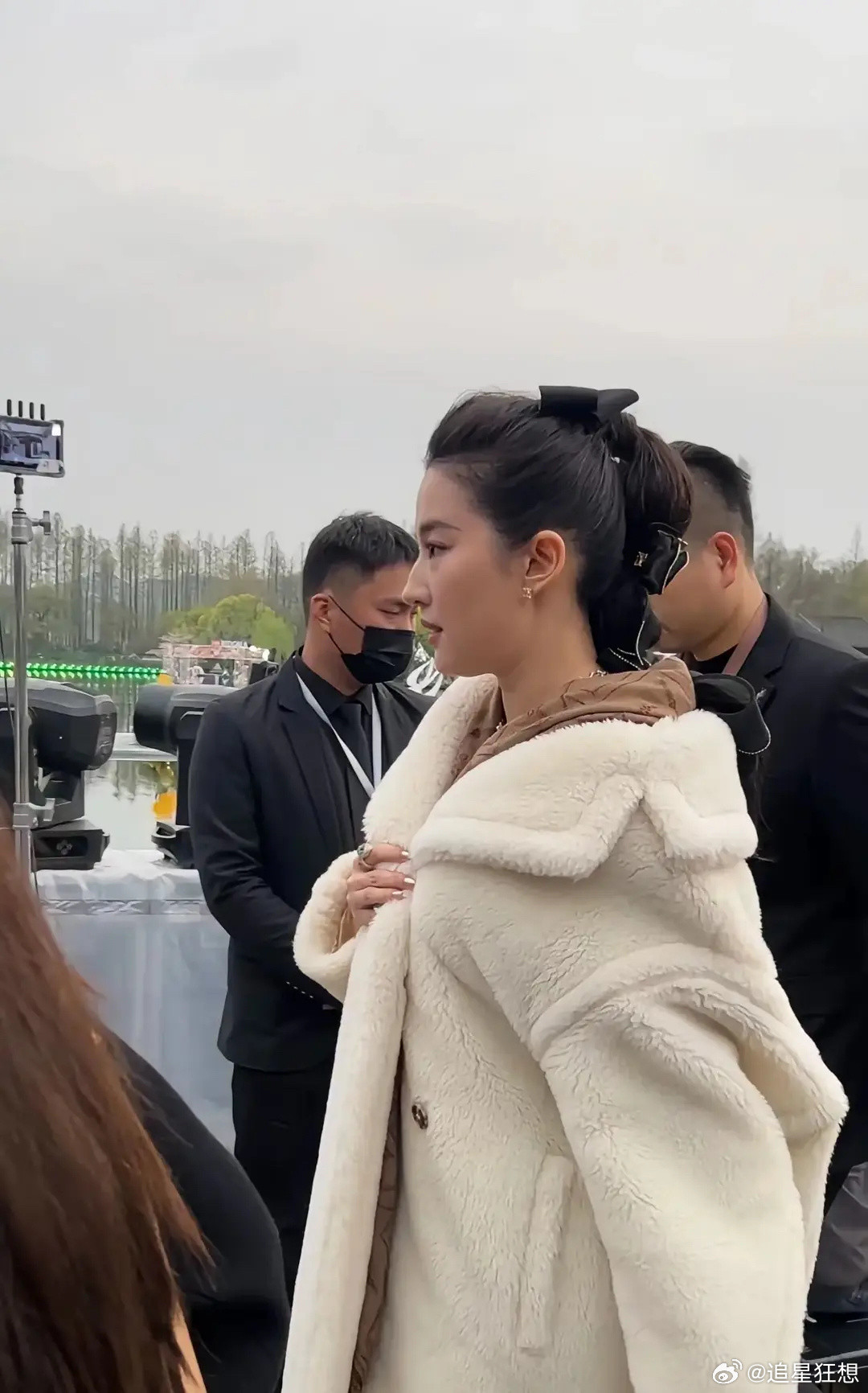 有多人都被刘亦菲之前的精修图骗了​​​