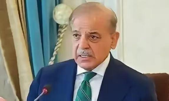 果不其然。巴基斯坦规划部长阿赫桑·伊克巴尔突然宣布了：承认没有把中国—巴基斯坦