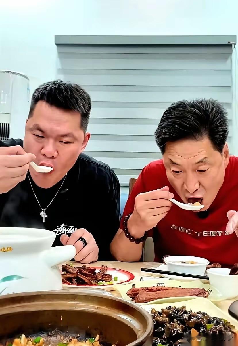 广东宏远又做出大动作，全球，全国招聘人才，招聘俱乐部总经理等职位。目前来看，国际