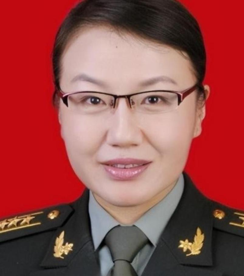 美军F-35隐形战机偷偷从关岛起飞去南海搞秘密任务，结果中国女军事专家李莉靠网上