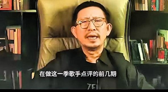 侯明昊淘汰后，丁太升说了一句比骂还狠的话。不是骂他唱得差，是说他“太想证明自己”