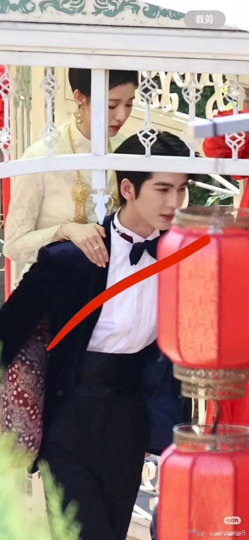 你们觉得这一秒过火能打过野狗吗？