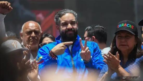 彻底松口了！被美军抓去纽约关了7个月的马杜罗，突然在监狱里放出软话。 8月2