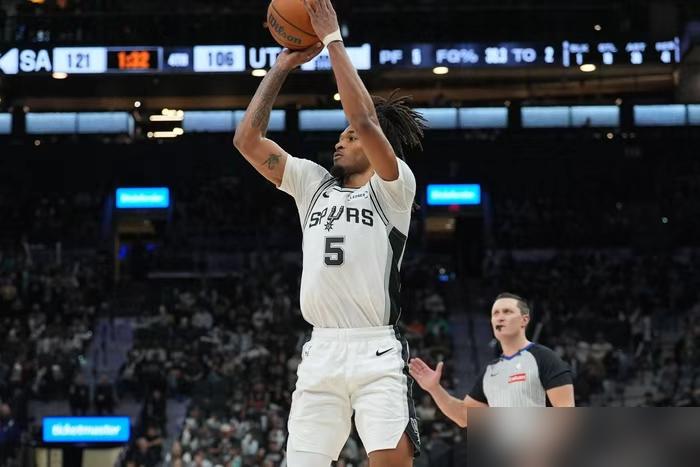 马刺的StephonCastle，这逆袭剧本直接看傻人！选秀前三分命中率