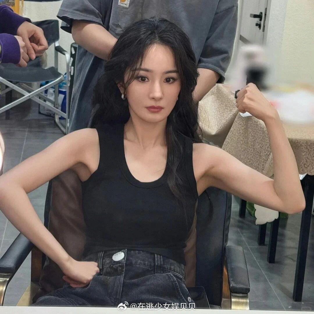 杨幂晒健身照，大幂幂还是很有实力的