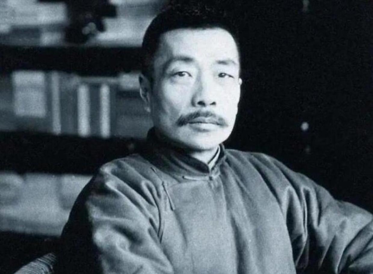 周建人回忆鲁迅和灶王爷同生日鲁迅是周家长子长孙，出生时是“蓑衣包”（