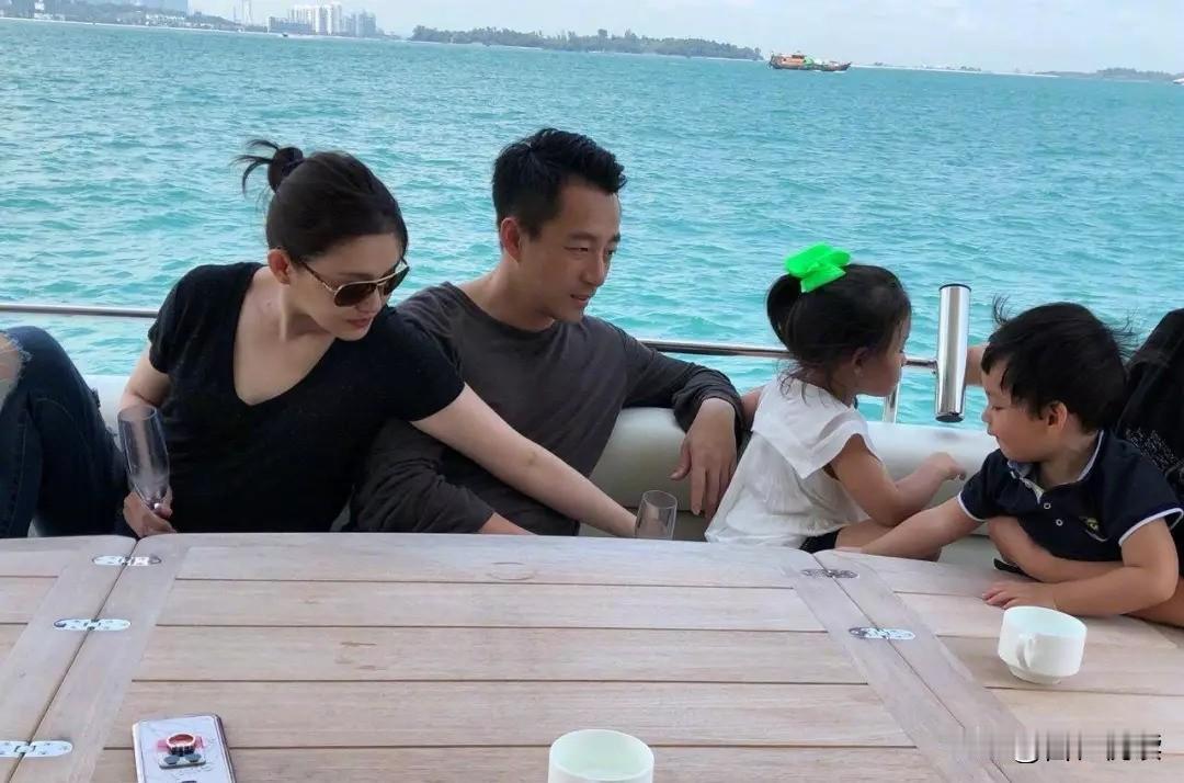 别再吆喝大S的一双子女为啥不被接回北京了其实答案早就藏在了大S生前的付出