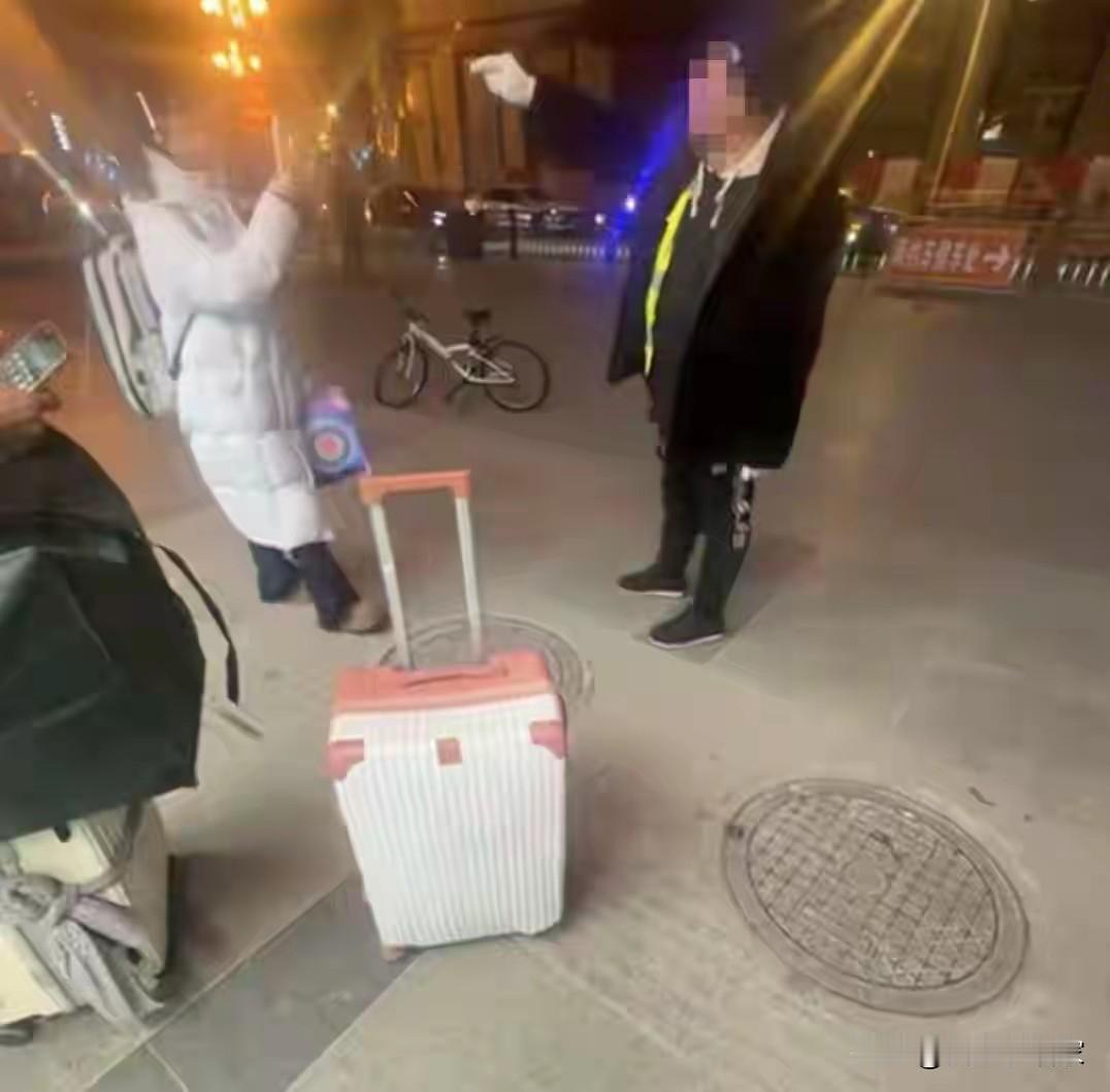 长春出租车哄抬车费后续来了，首个元旦被拘的长春人吧。事件的起因是，2025