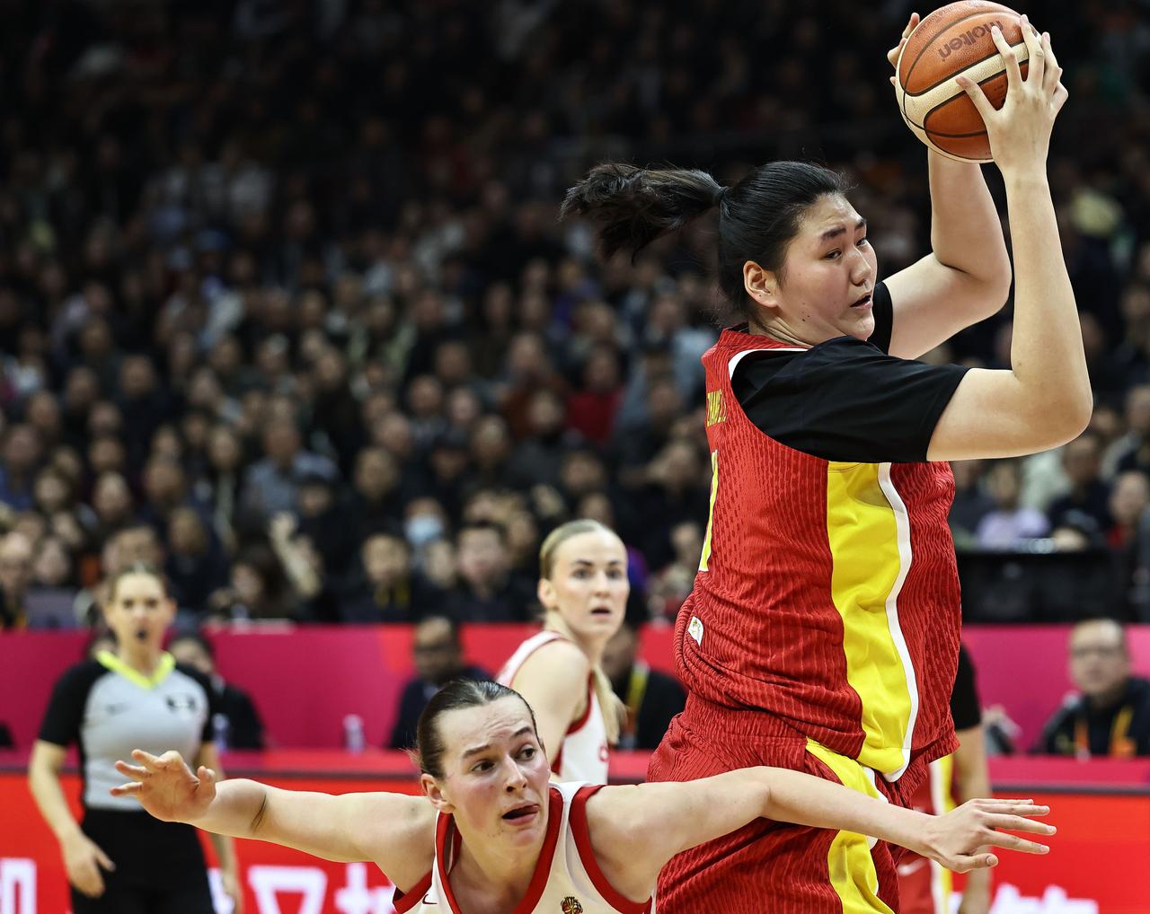 北京时间9月6日20点30分，2026年女篮世界杯D继续进行，备受瞩目的中国女篮