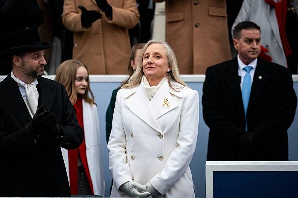 弗吉尼亚这次被民主党拿下，对特朗普来说真不是“丢了一个州长”这么简单，而是丢了一