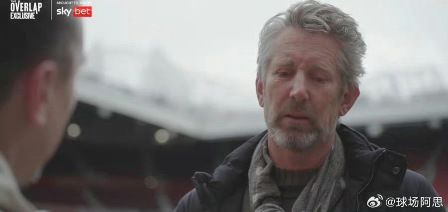 范德萨谈及奥纳纳我和奥纳纳共事过三四年，他拥有非常出色的素质——尤其是他的脚下技