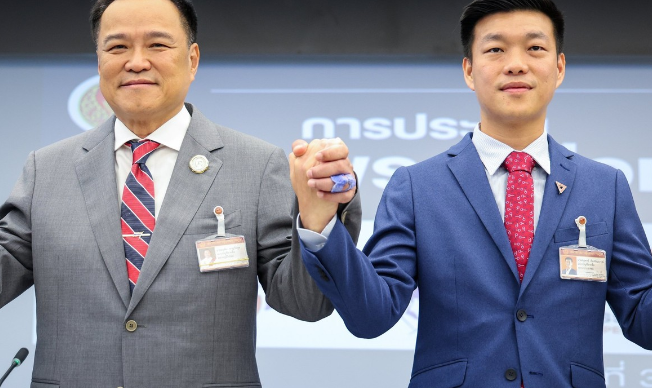 纳塔蓬7月3日公开喊话，要求佩通坦立刻解散议会并提前举行大选