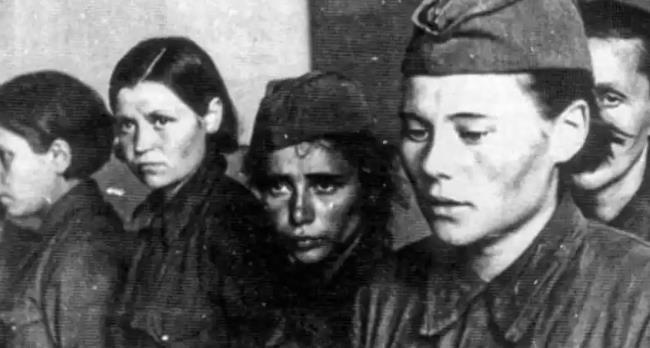 苏联克格勃间谍学校：教女间谍床上功夫，爱因斯坦也难抗拒？1943年夏天，普林