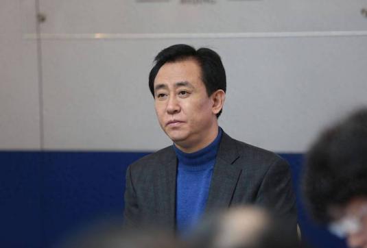 2018年，许家印似乎已经预感到恒大的危机，那年年底，趁着恒大仍处在风光鼎盛之时