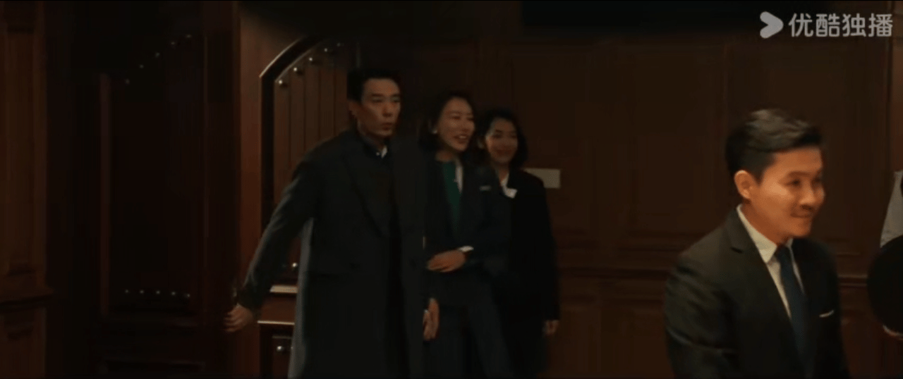 不怕坏人明着坏就怕好人阴着来《以法之名》里柳韵太绝了！李人骏好好的生日局，被她