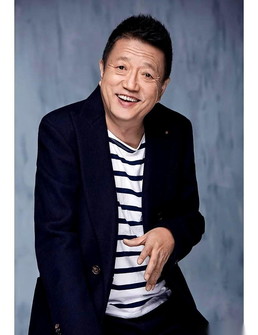 72岁的老演员秦焰，人没了。最让人心里不是滋味的，是他一周前刚住进医院，人还好