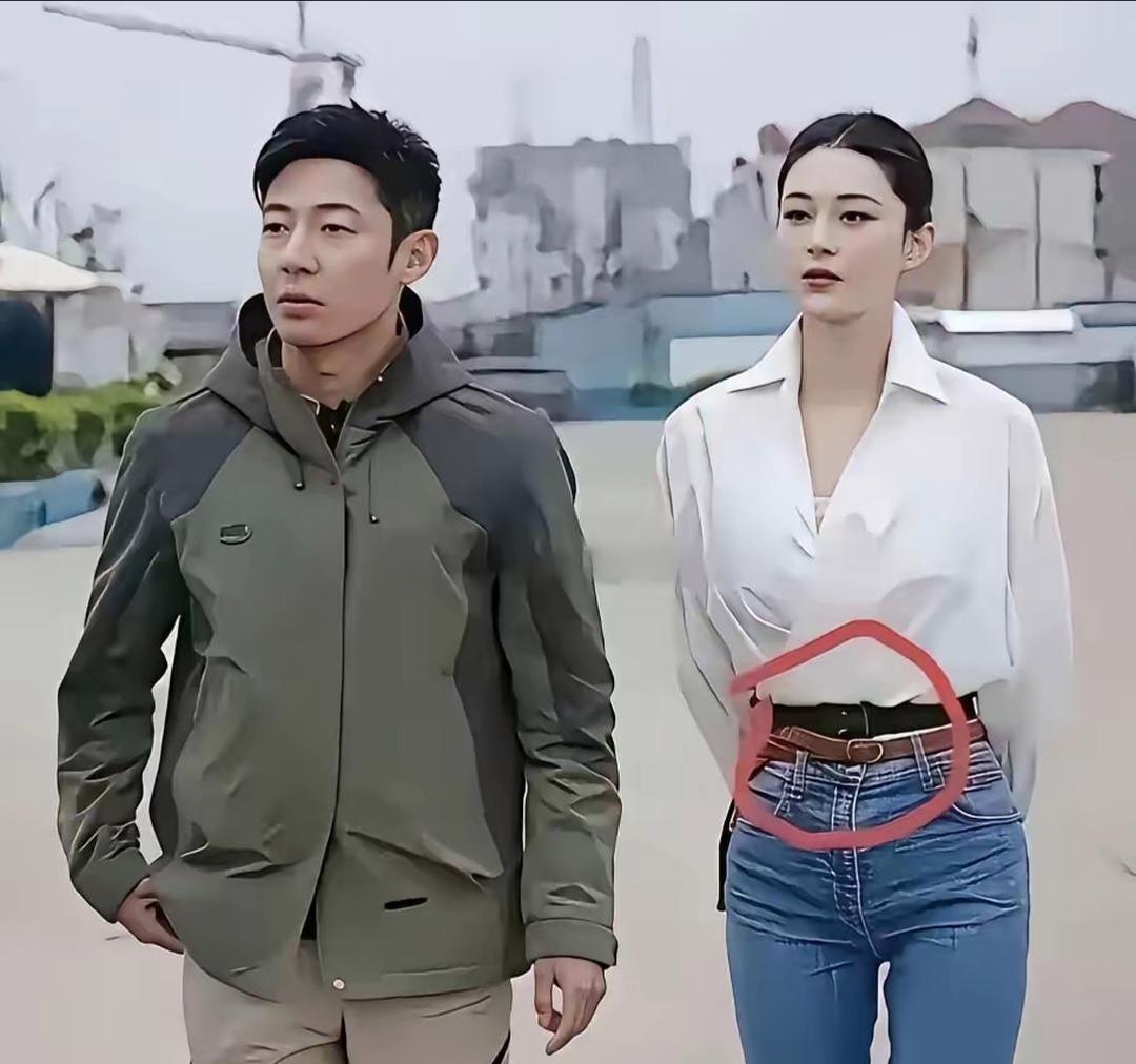 我就纳闷了，系两条皮带啥意思？