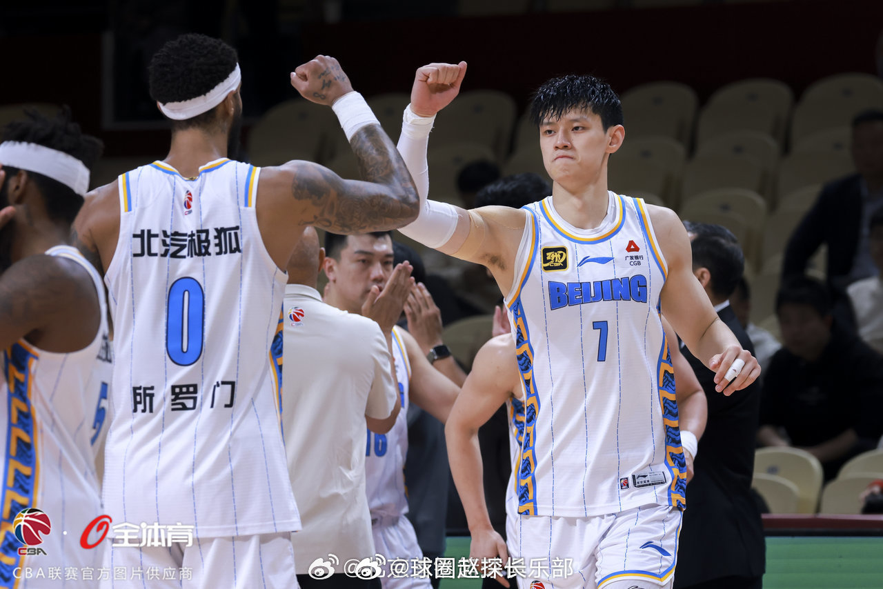 小曾签约的EquitySports旗下最大牌的NBA球员是哈登。曾凡博继续逐梦