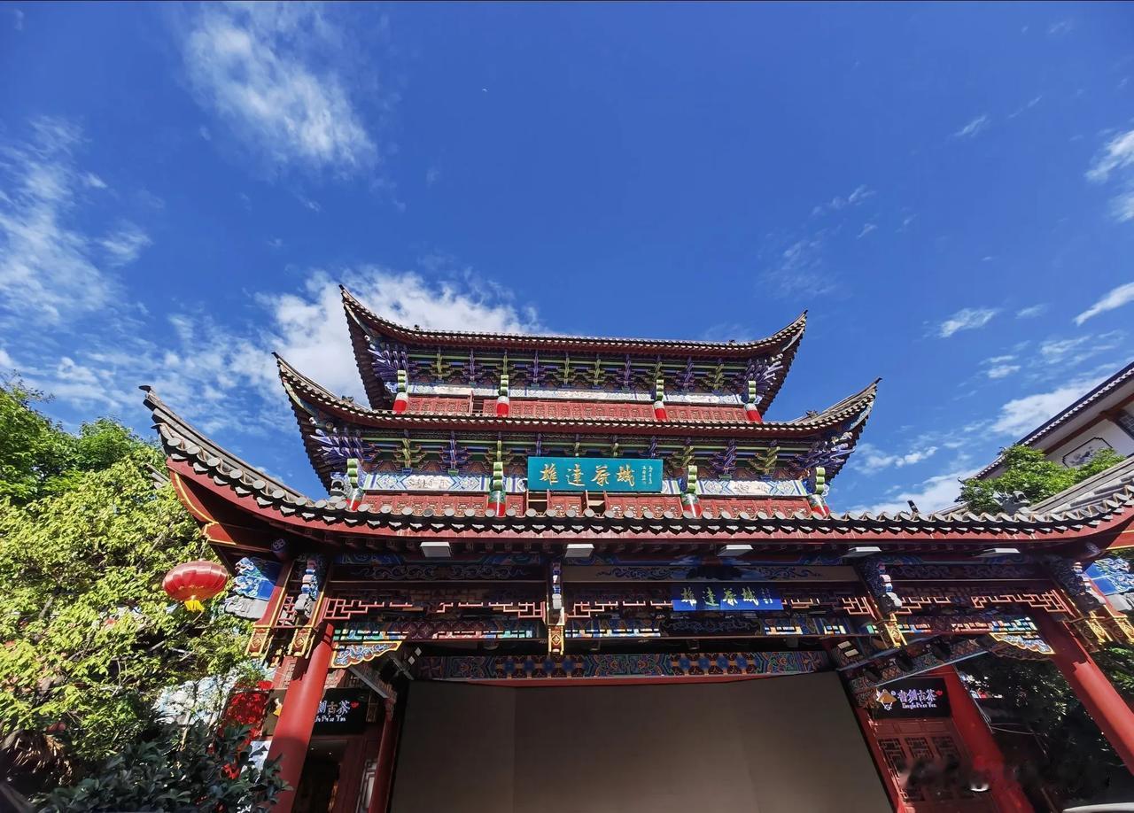 大假的茶城很“安静”？正值五一长假，昨天下午5时许，我走进昆明著名的普洱茶大卖