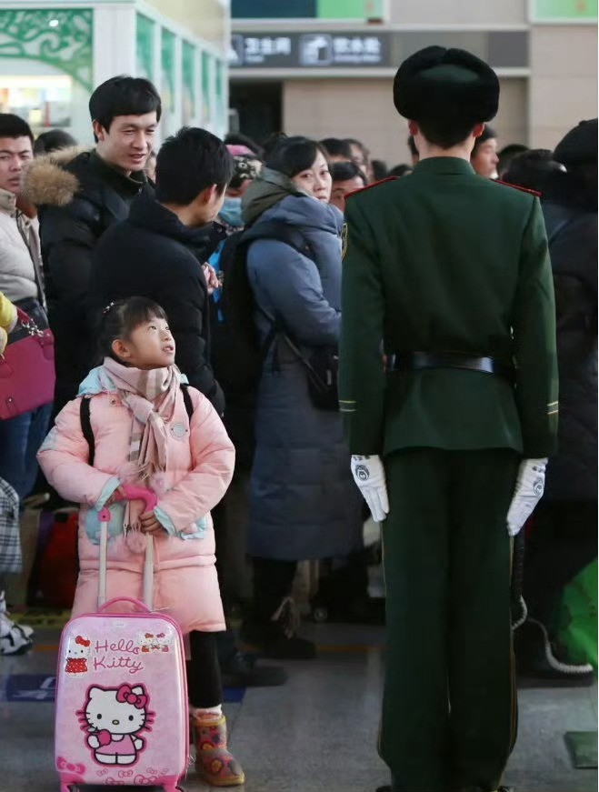 什么也不说，眼神告诉我，长大了我就成了你！