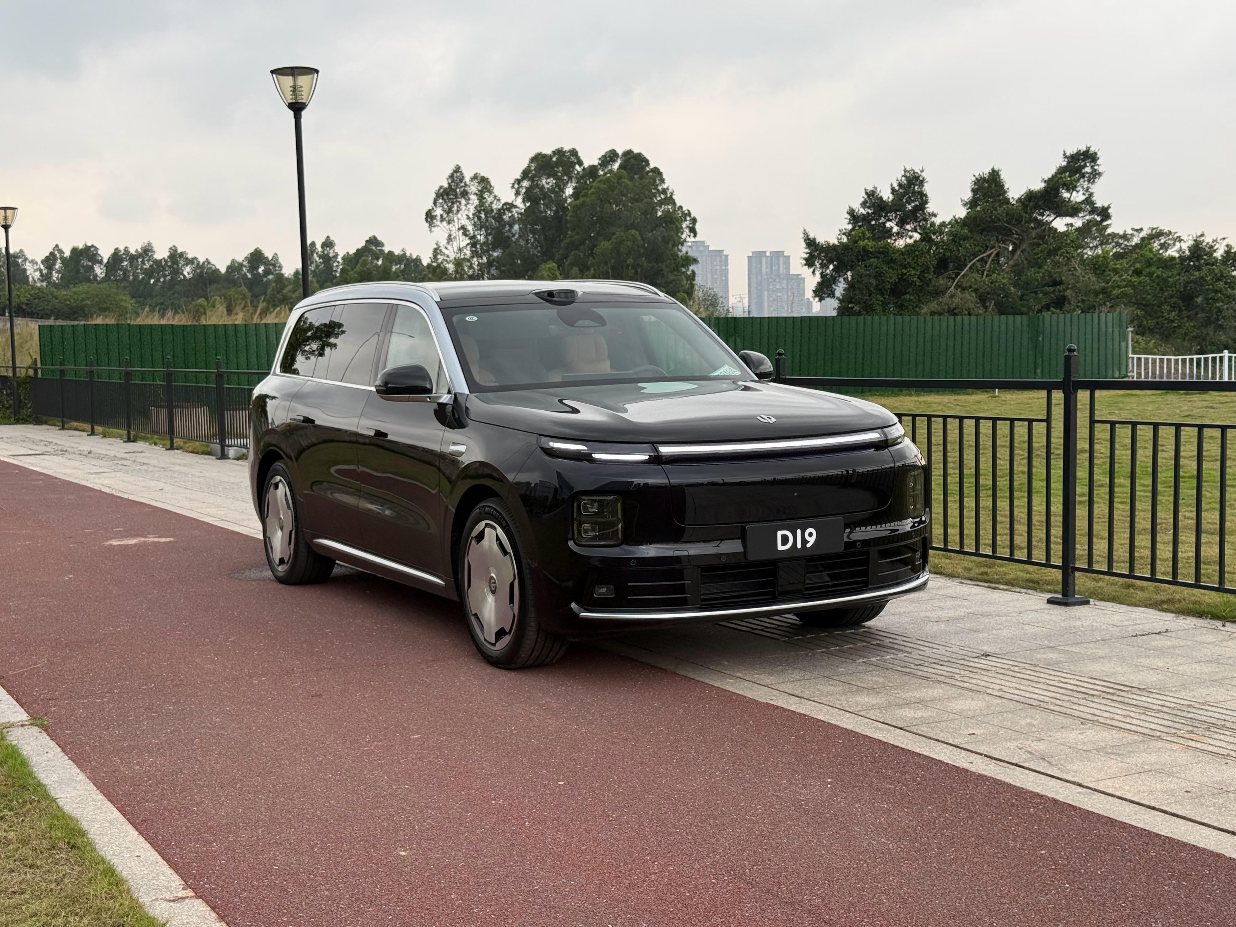 摸着理想过河，摸的有点儿狠呐