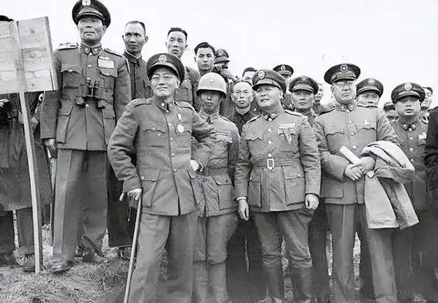 要说蒋经国逝世后的蒋家境遇，那可真是令人唏嘘。原本蒋家带着几十万国民党残兵，败退