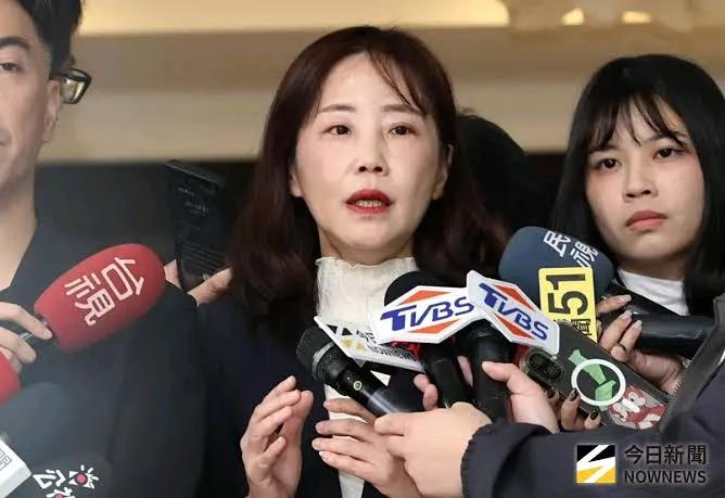 国民党硬气回击民进党威胁：不需要你教！3月31日，岛内政坛上演了一场立场鲜明的激