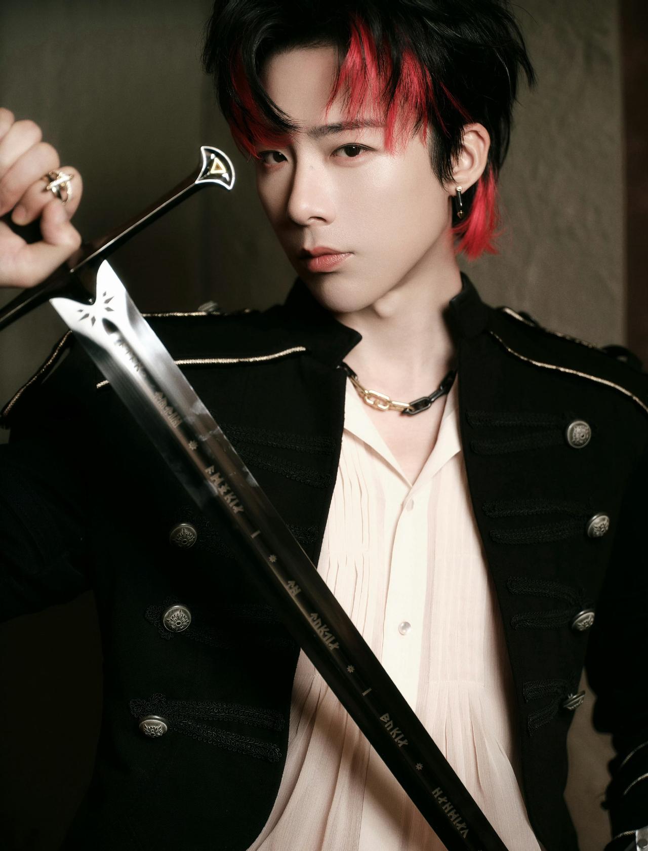 红发尾耶～(￣▽￣～)~@摩登兄弟刘宇宁第一次见呢这个发型也不错哟