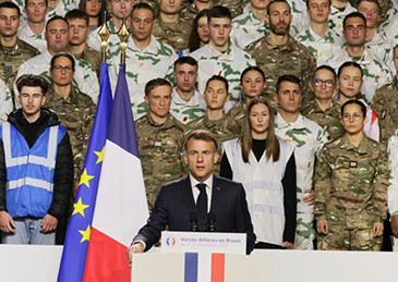 【#马克龙宣布法国将恢复志愿兵役制#，以应对俄罗斯威胁】据法新社和“法兰西24