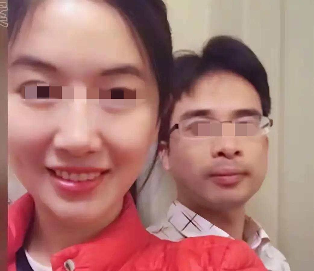 翟欣欣一把好牌打稀烂，毕业于北京交通大学硕士研究生，外公、父母、舅舅都是高校教授