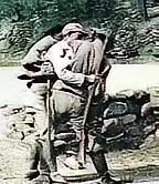 1938年，一张真实的“肉搏战”照片。拍摄者是八路军战地记者沙飞，镜头中一名八路