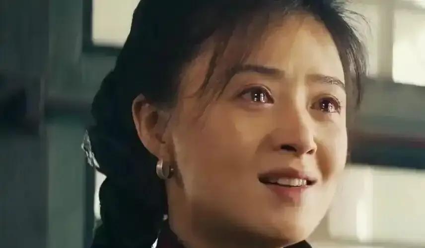 《归队》悲壮收官：她终生未嫁，他舍生取义，唯一活到最后的是最被骂的他。剧中核心的