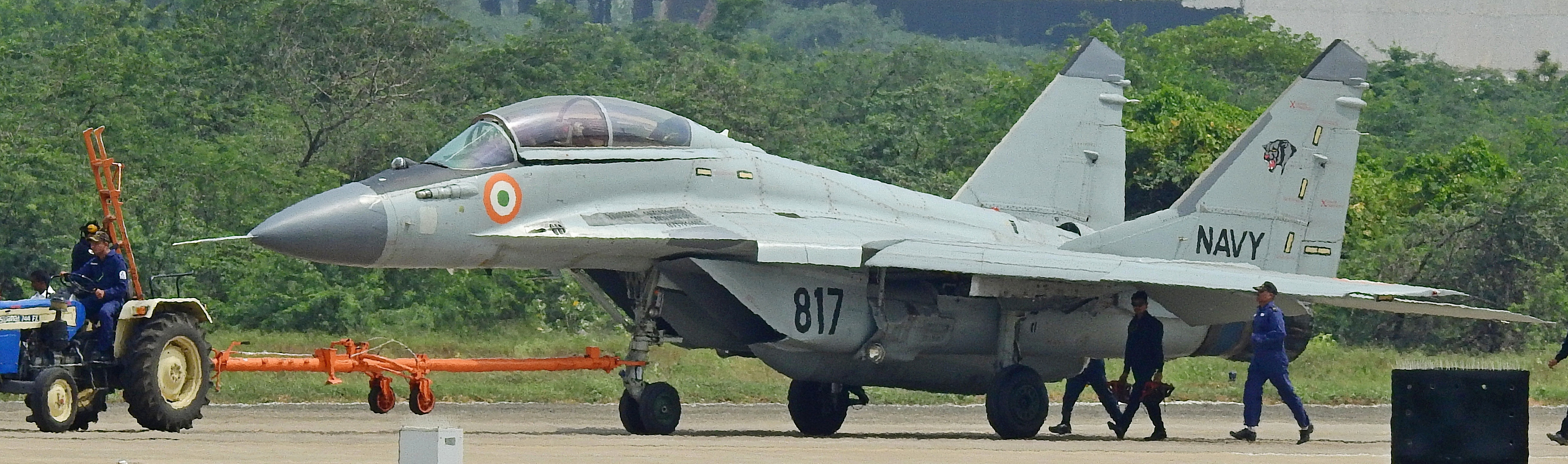 高分辨率图像图1~7：印度的MIG29UPG和MIG29K，拖拉机牵引（），我