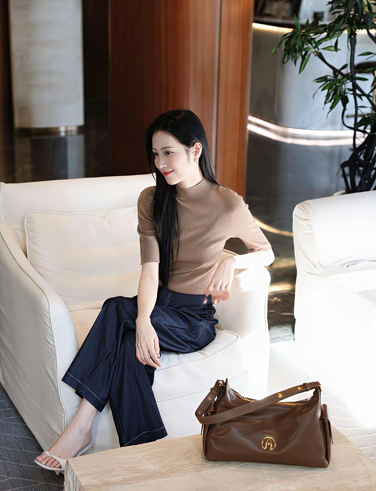 秋日生活打卡季为什么大多数人喜欢少妇了美妞们日常穿搭分享有气质的穿搭是怎么样