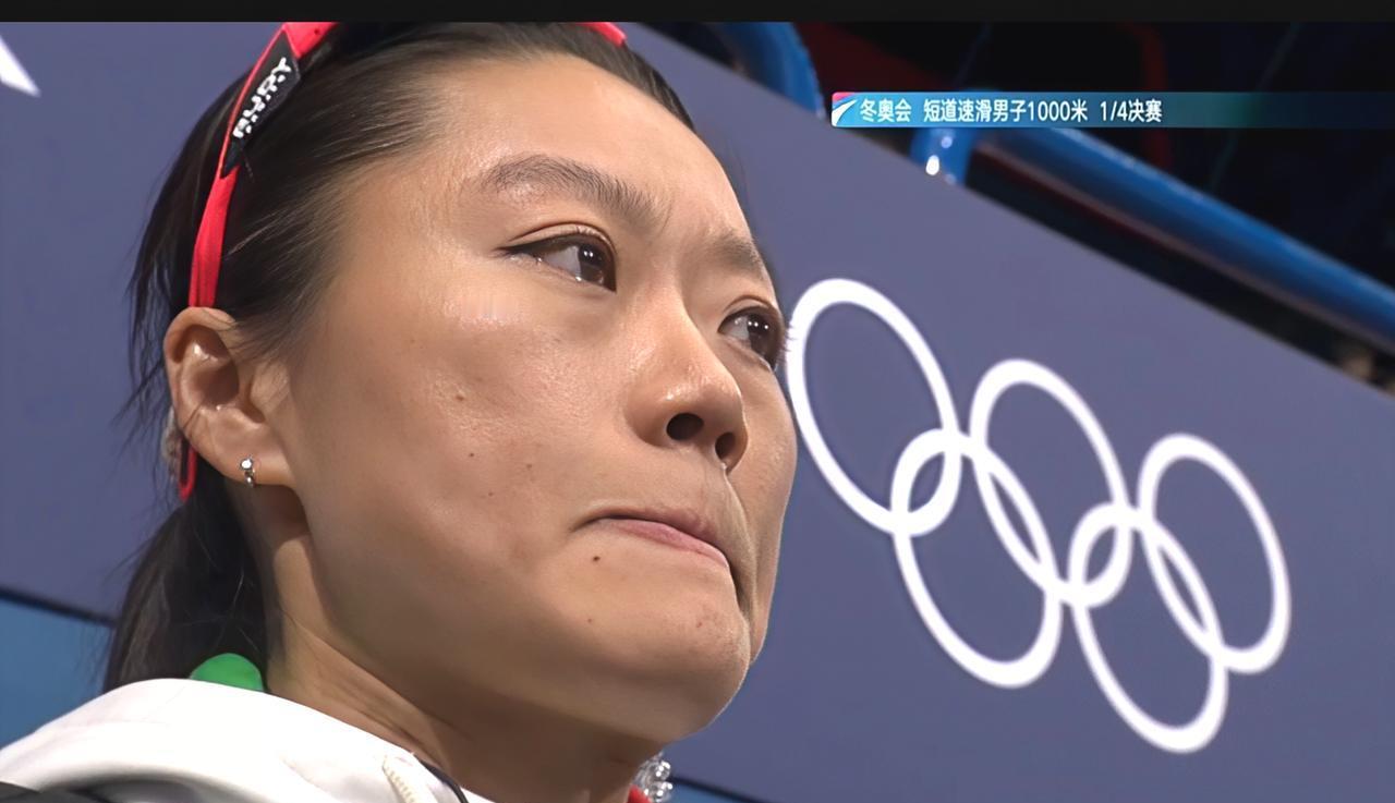 夺冠呼声最高的意大利天才西盖尔，却第一个被裁判请出了赛场。连解说齐梦瑶都哽咽了